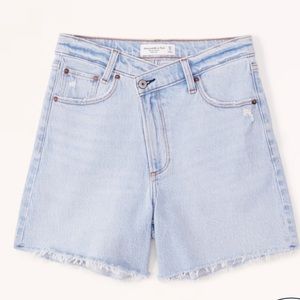 Abercrombie & Fitch “The Dad Short High Rise” Size 26/2 NWT